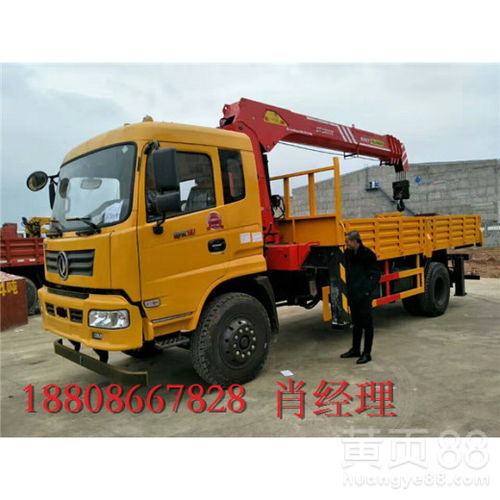 东风随车吊图片与10吨随车吊厂家 清障车的多功能解决方案